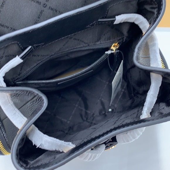 MICHAEL KORS
Jet Set Medium Pebbled Leather Backpack BLACK COLOR - Picture 12 of 16